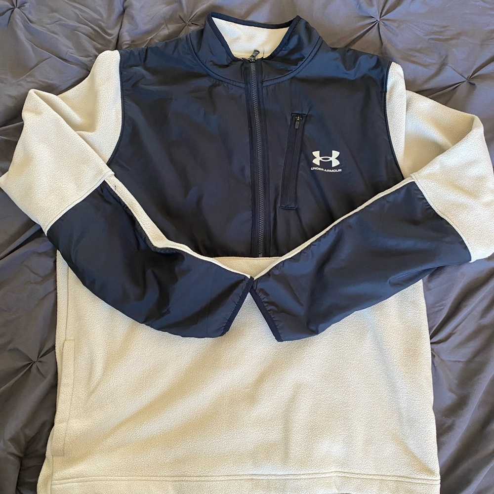 Under Armour Sweatshirt